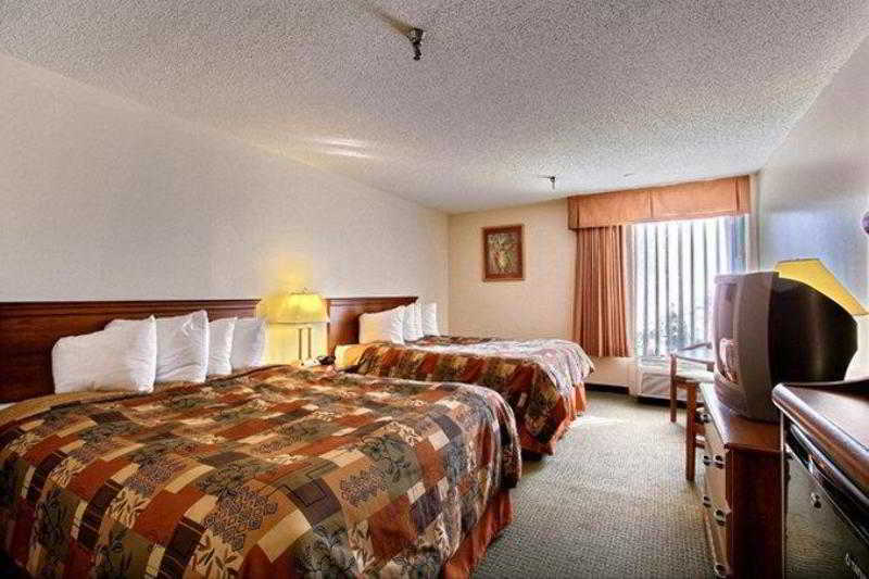 Days Inn & Suites By Wyndham Mt Pleasant Mount Pleasant Ruang foto