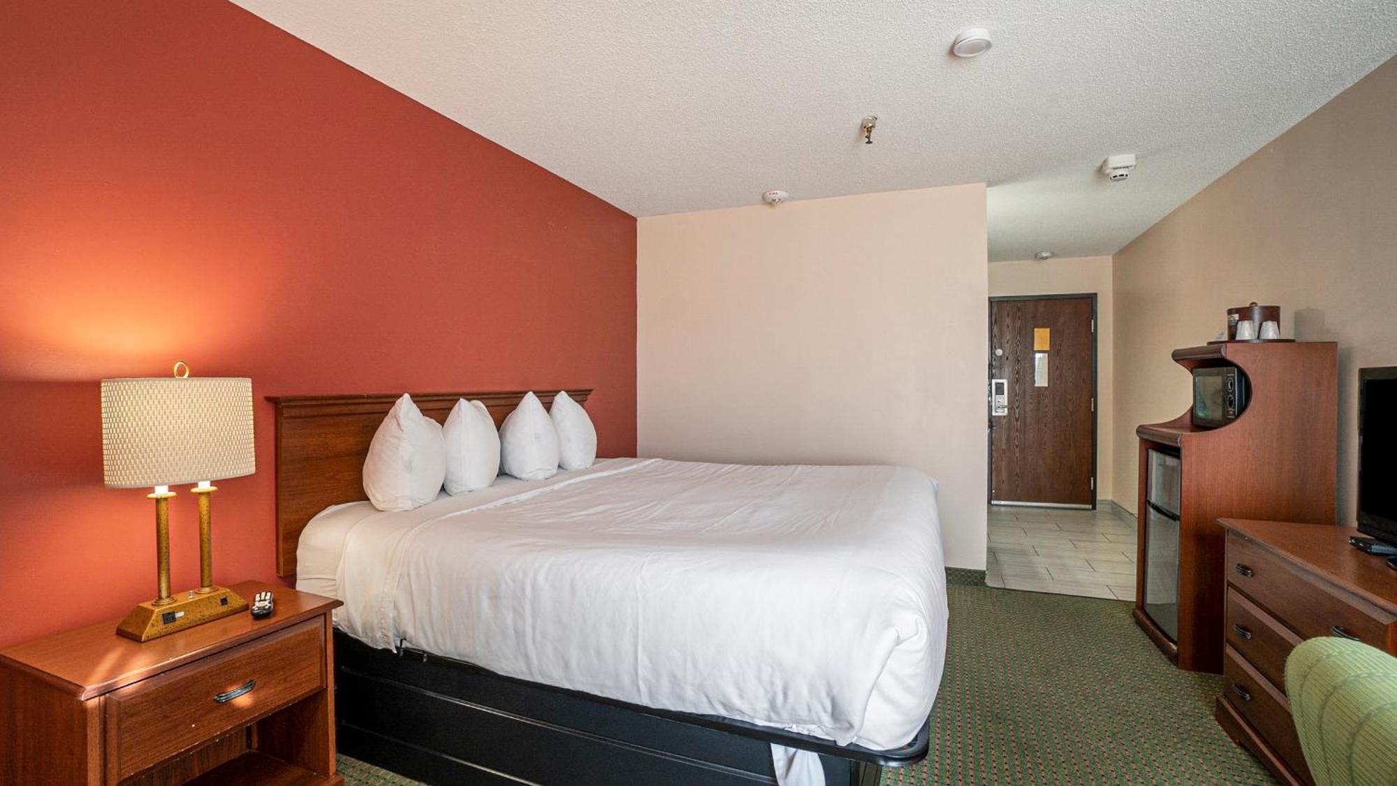 Days Inn & Suites By Wyndham Mt Pleasant Mount Pleasant Ruang foto