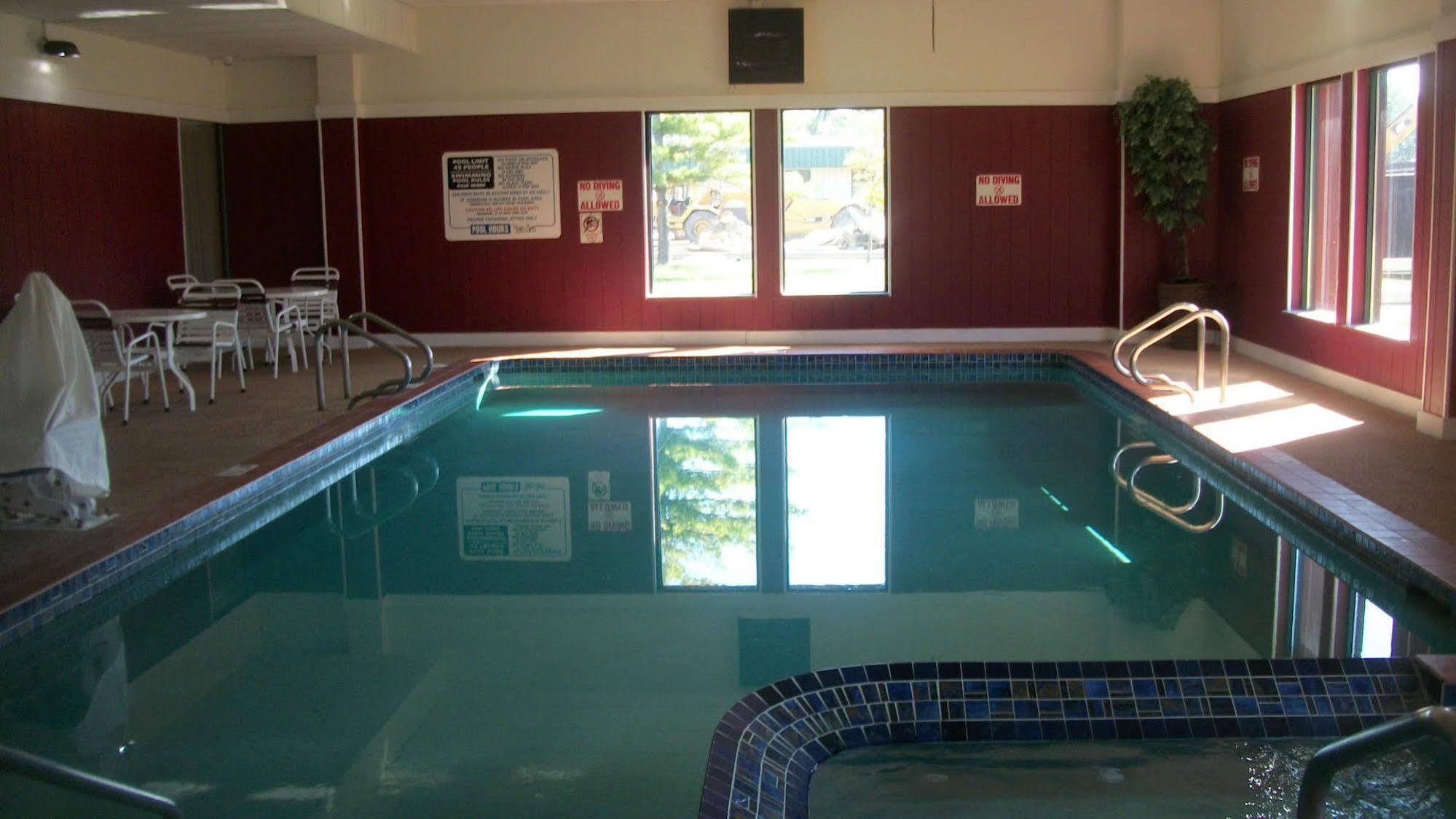 Days Inn & Suites By Wyndham Mt Pleasant Mount Pleasant Bagian luar foto